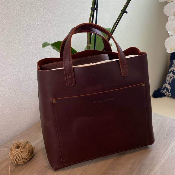 Cognac Natural Full Grain Leather Crossbody Tote - Picture 4 of 13